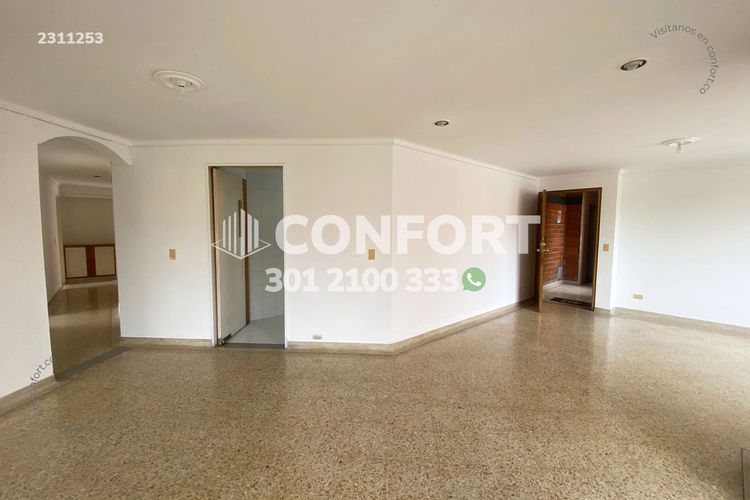 Apartamento de 3 alcobas en arriendo en Las Acacias, Medellín, 150 m² · foto 3 de 19