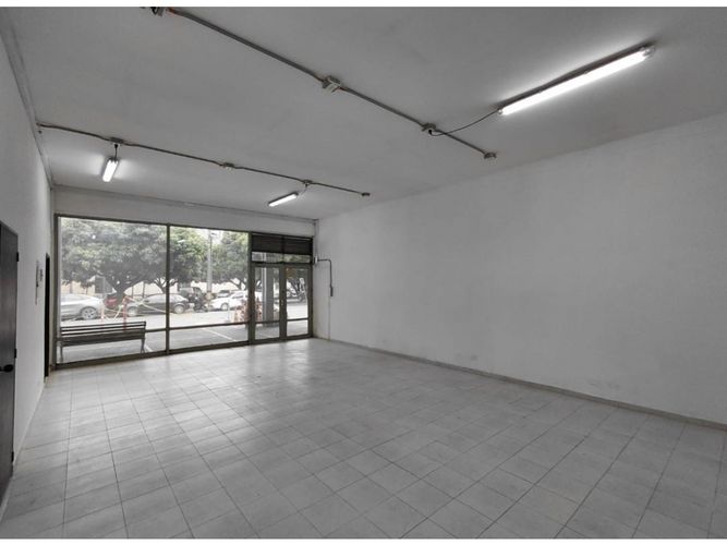 Local en arriendo en La Esmeralda, Envigado, 87 m² · foto 2 de 7