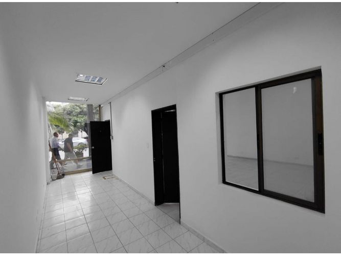 Local en arriendo en La Esmeralda, Envigado, 87 m² · foto 3 de 7