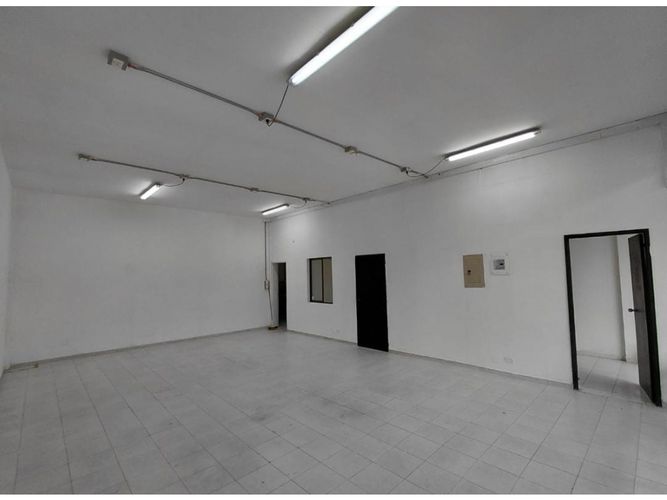 Local en arriendo en La Esmeralda, Envigado, 87 m² · foto 4 de 7