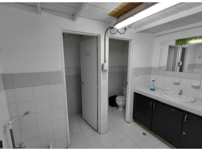 Local en arriendo en La Esmeralda, Envigado, 87 m² · foto 5 de 7