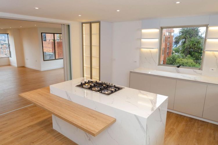 Apartamento de 5 alcobas en venta en Niza Suba, Bogotá, 292 m² · foto 4 de 24