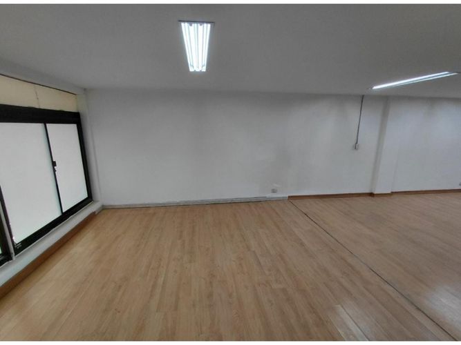 Local en arriendo en La Esmeralda, Envigado, 143 m² · foto 2 de 8