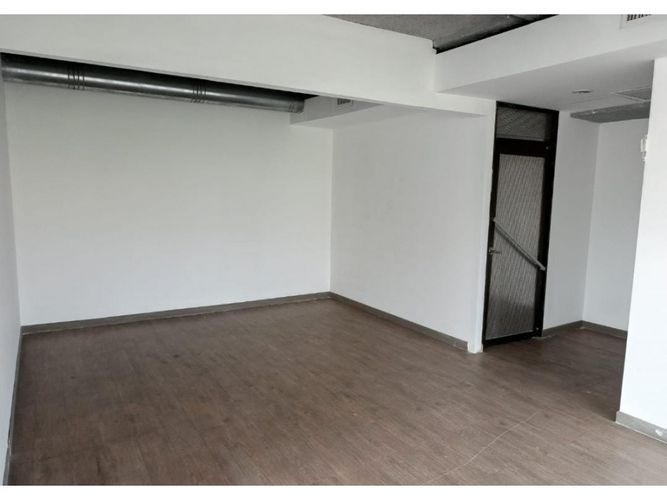 Oficina en arriendo en La Esmeralda, Envigado, 287 m² · foto 4 de 9