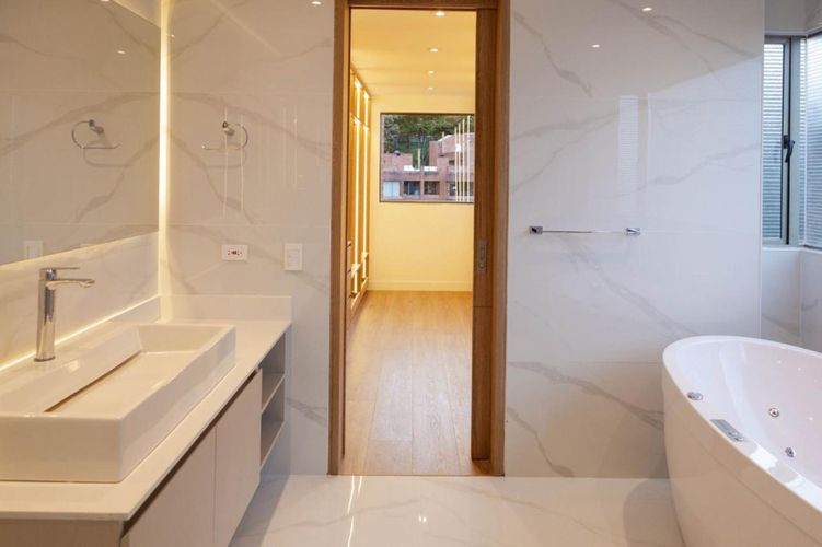 Apartamento de 5 alcobas en venta en Niza Suba, Bogotá, 292 m² · foto 12 de 24