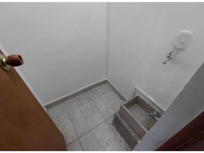 Local en arriendo en La Esmeralda, Envigado, 143 m² · foto 7 de 8
