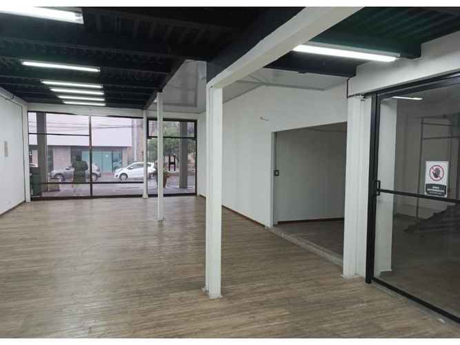 Local en arriendo en La Esmeralda, Envigado, 238 m² · foto 7 de 10