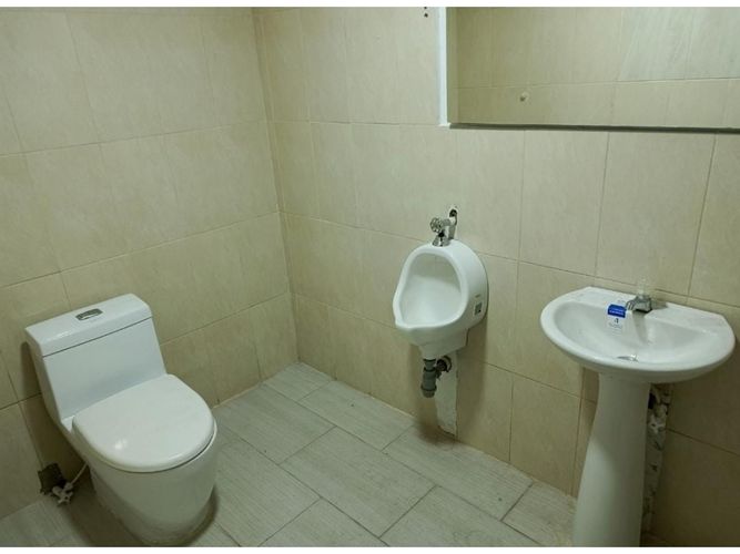 Local en arriendo en La Esmeralda, Envigado, 238 m² · foto 9 de 10
