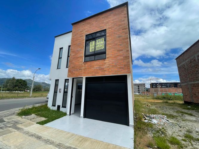 Casa de 2 alcobas en venta en La Ceja, 120 m² · foto 3 de 21