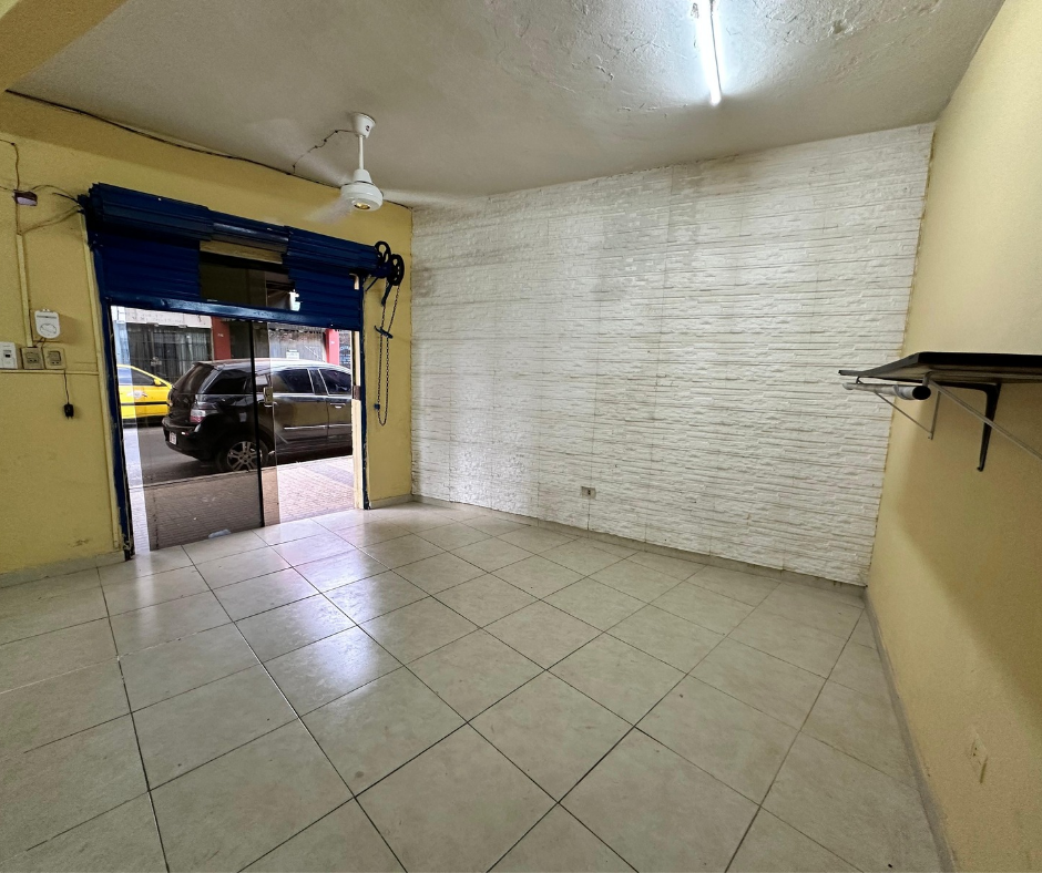 Salón comercial en Fernando, zona Madame Lynch y Eusebio Ayala — foto 2