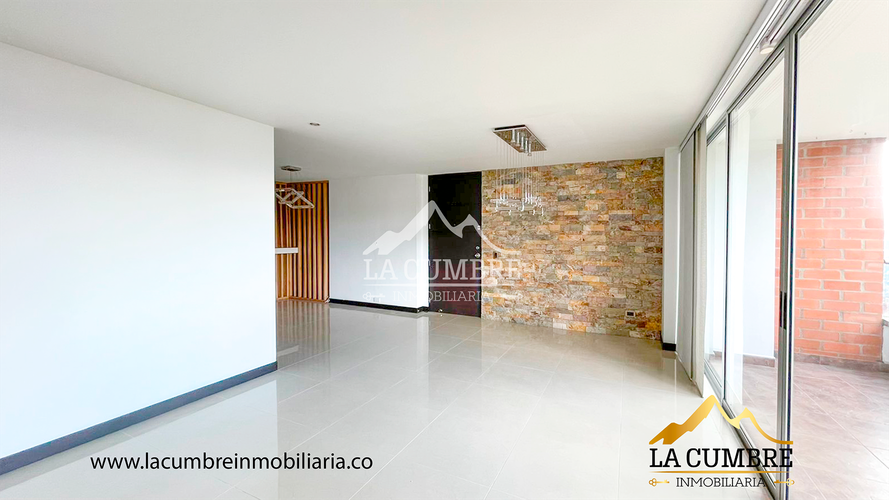 Apartamento de 3 alcobas en arriendo en La Calera, Medellín, 125 m² · foto 2 de 12
