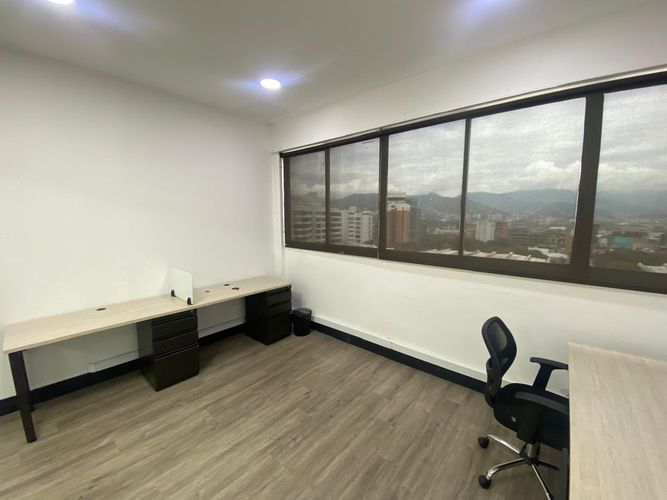 Oficina en arriendo en El Poblado, Medellín, 375 m² · foto 11 de 20
