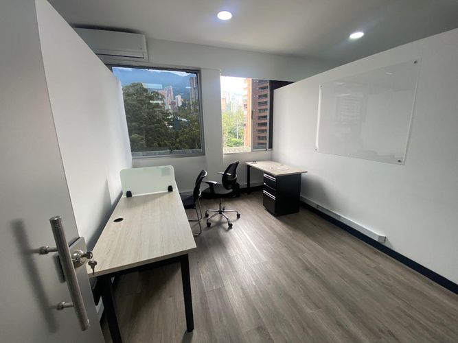 Oficina en arriendo en El Poblado, Medellín, 375 m² · foto 6 de 20
