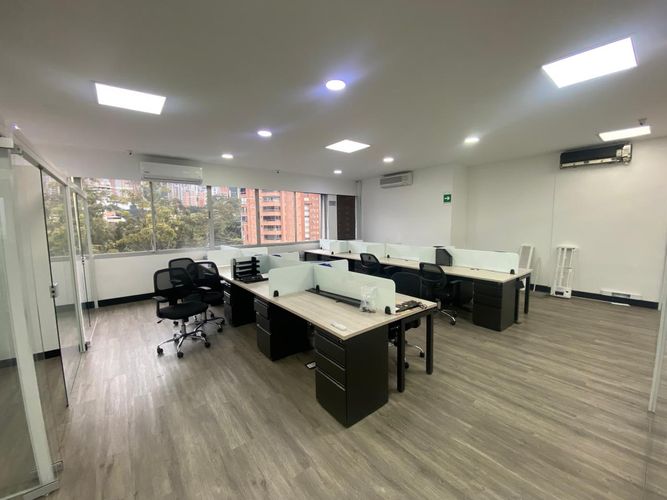 Oficina en arriendo en El Poblado, Medellín, 375 m² · foto 9 de 20