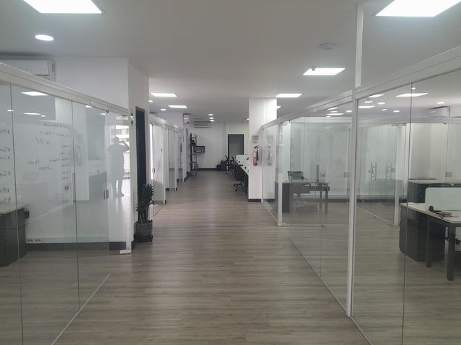 Oficina en arriendo en El Poblado, Medellín, 375 m² · foto 16 de 20