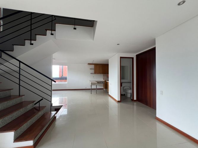 Casa de 4 alcobas en venta en Loma Benedictinos, Envigado, 300 m² · foto 10 de 19