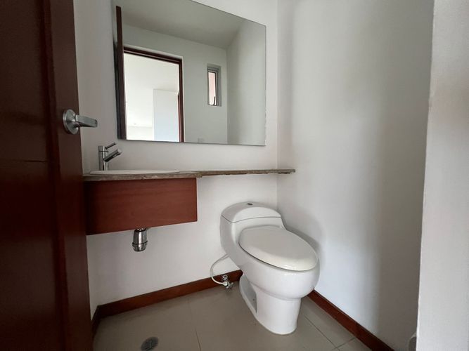Casa de 4 alcobas en venta en Loma Benedictinos, Envigado, 300 m² · foto 17 de 19