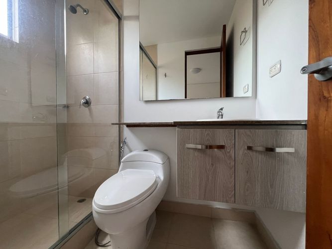 Casa de 4 alcobas en venta en Loma Benedictinos, Envigado, 300 m² · foto 18 de 19