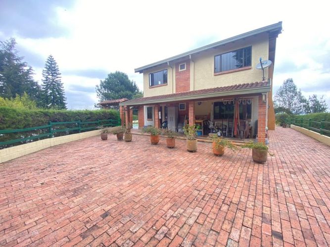 Casa de 3 alcobas en venta en Guarne · foto 3 de 19