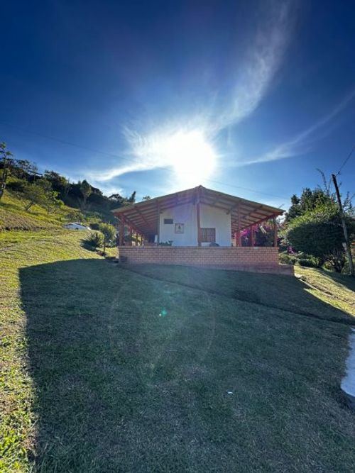Casa de 4 alcobas en venta en Guarne · foto 21 de 21