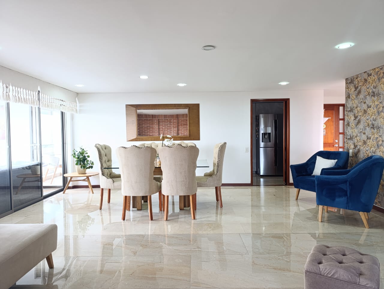 Apartamento en arriendo en El Poblado, Medellín · foto 3 de 18