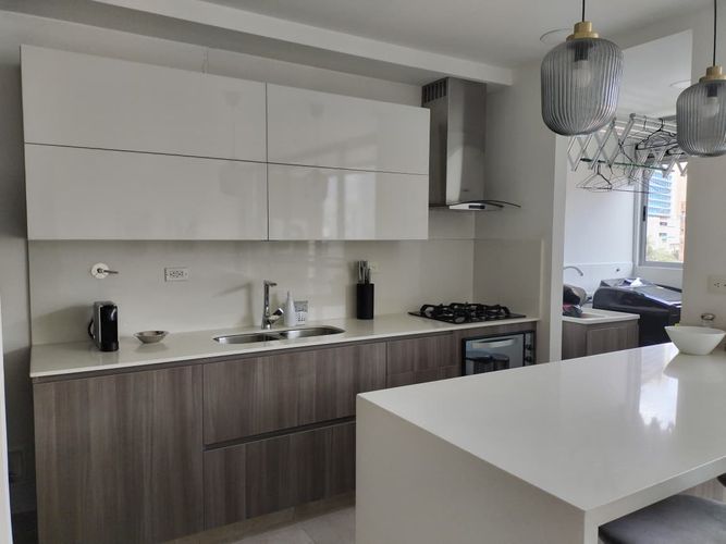 Apartamento de 2 alcobas en arriendo en El Poblado, Medellín, 100 m² · foto 3 de 18