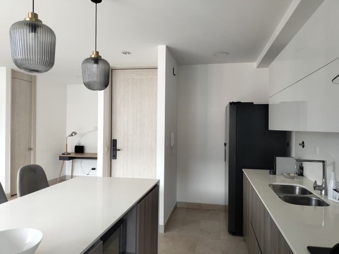 Apartamento de 2 alcobas en arriendo en El Poblado, Medellín, 100 m² · foto 11 de 18