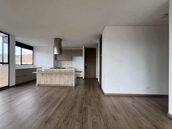 Apartamento de 2 alcobas en arriendo en El Poblado, Medellín, 106 m² · foto 2 de 14