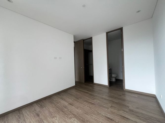 Apartamento de 2 alcobas en arriendo en El Poblado, Medellín, 106 m² · foto 9 de 14