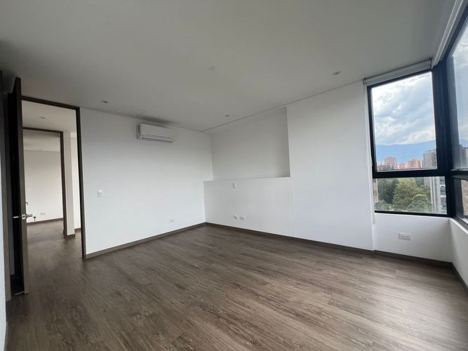 Apartamento de 2 alcobas en arriendo en El Poblado, Medellín, 106 m² · foto 11 de 14