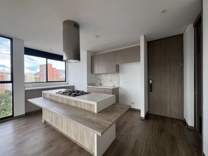 Apartamento de 2 alcobas en arriendo en El Poblado, Medellín, 106 m² · foto 5 de 14
