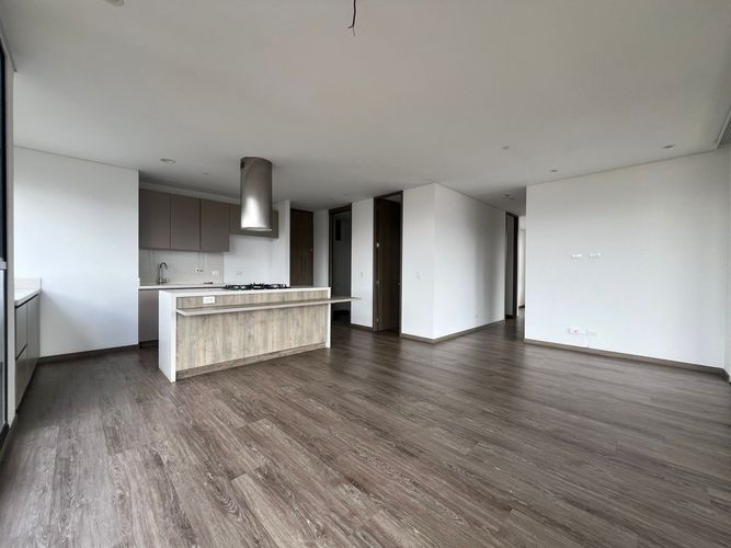 Apartamento de 2 alcobas en arriendo en El Poblado, Medellín, 106 m² · foto 3 de 14