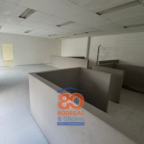 Bodega en arriendo en Mesa, Envigado, 640 m² · foto 2 de 8