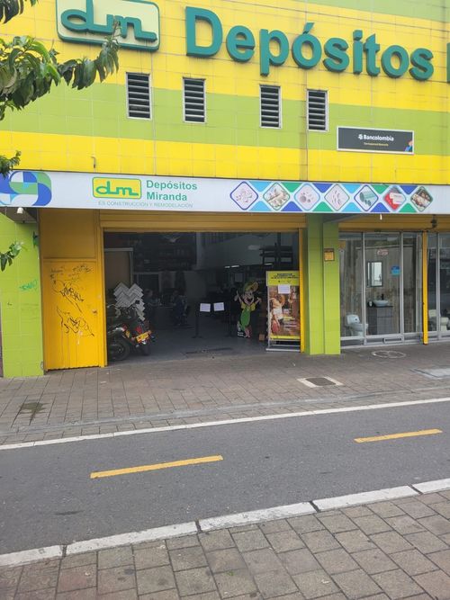 Bodega en arriendo en Jesus Nazareno, Medellín, 650 m² · foto 5 de 6
