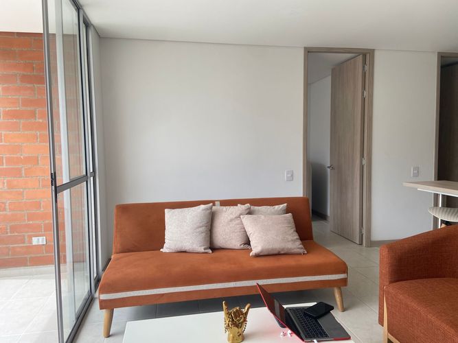 Apartamento de 2 alcobas en venta en San Jose, Sabaneta, 60 m² · foto 2 de 17