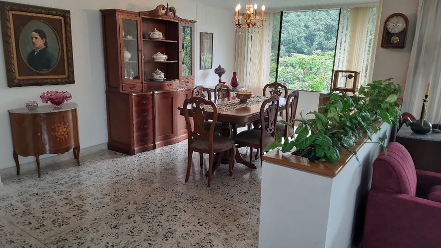 Apartamento de 4 alcobas en venta en Las Lomas, Medellín, 253 m² · foto 4 de 16