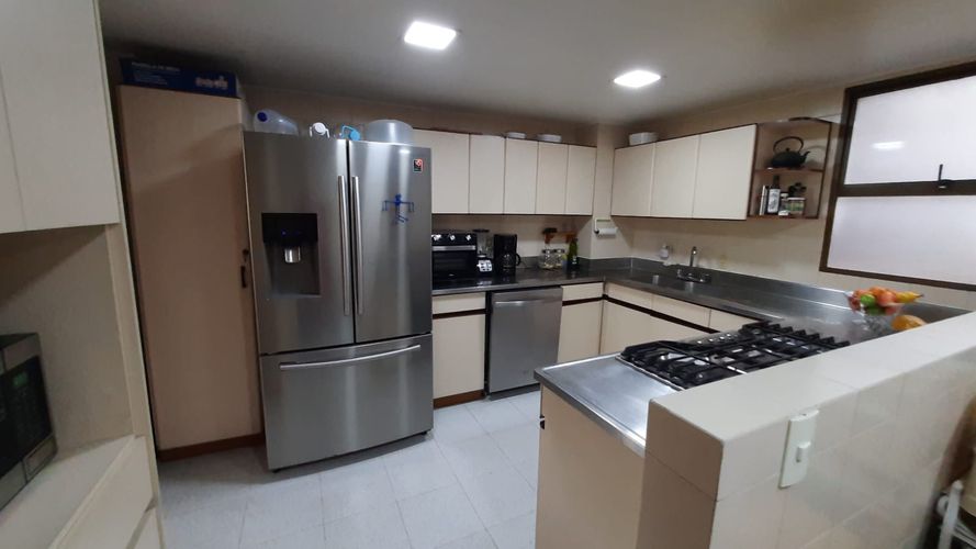 Apartamento de 4 alcobas en venta en Las Lomas, Medellín, 253 m² · foto 8 de 16