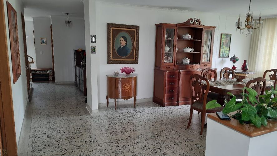 Apartamento de 4 alcobas en venta en Las Lomas, Medellín, 253 m² · foto 7 de 16