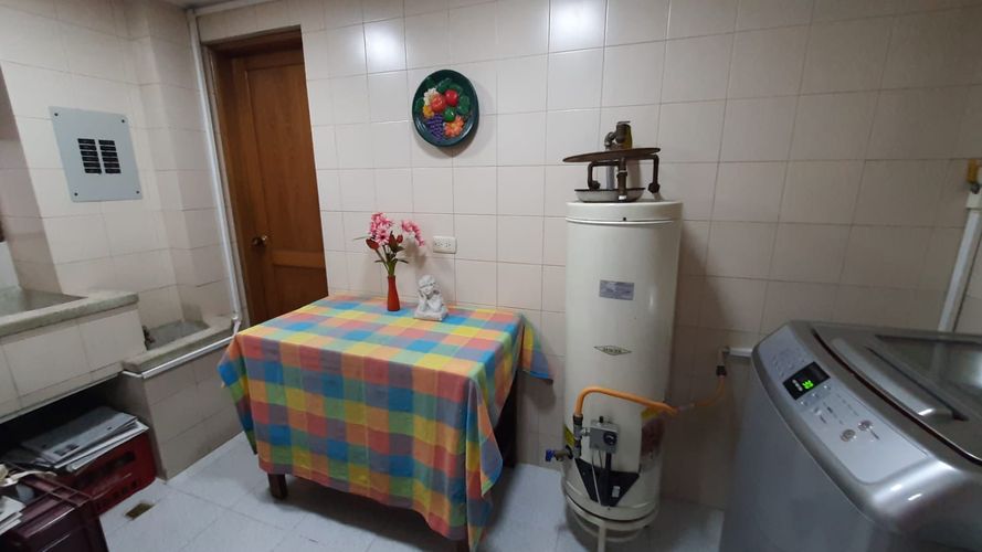 Apartamento de 4 alcobas en venta en Las Lomas, Medellín, 253 m² · foto 11 de 16