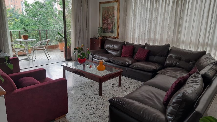 Apartamento de 4 alcobas en venta en Las Lomas, Medellín, 253 m² · foto 6 de 16