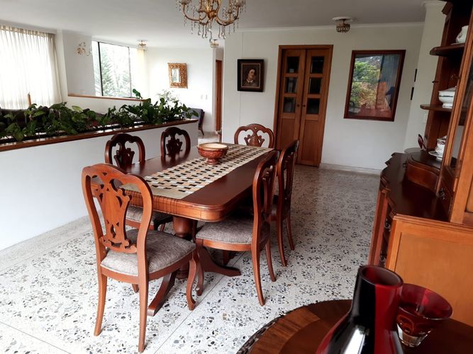 Apartamento de 4 alcobas en venta en Las Lomas, Medellín, 253 m² · foto 9 de 16