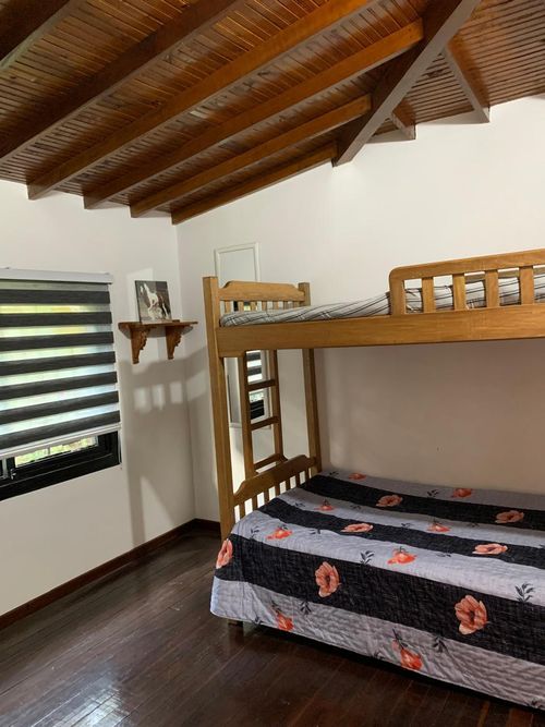 Casa de 3 alcobas en arriendo en Chaparral, Guarne, 140 m² · foto 2 de 24