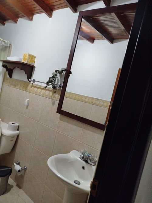 Casa de 3 alcobas en arriendo en Chaparral, Guarne, 140 m² · foto 13 de 24