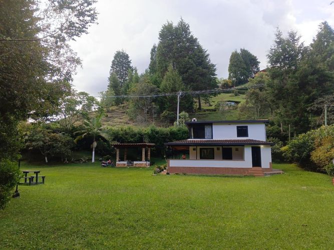 Casa de 3 alcobas en arriendo en Chaparral, Guarne, 140 m² · foto 16 de 24