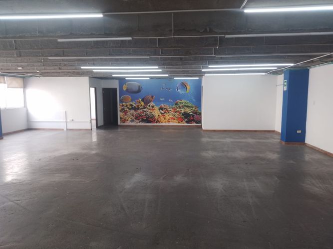 Bodega en arriendo en Las Vegas, Envigado, 300 m² · foto 2 de 16
