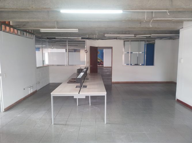 Bodega en arriendo en Las Vegas, Envigado, 300 m² · foto 12 de 16