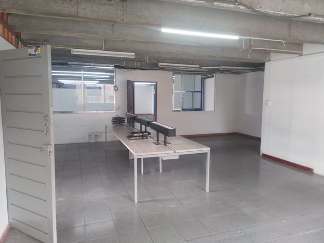 Bodega en arriendo en Las Vegas, Envigado, 300 m² · foto 5 de 16