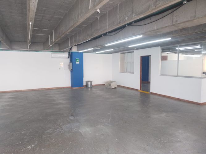 Bodega en arriendo en Las Vegas, Envigado, 300 m² · foto 3 de 16