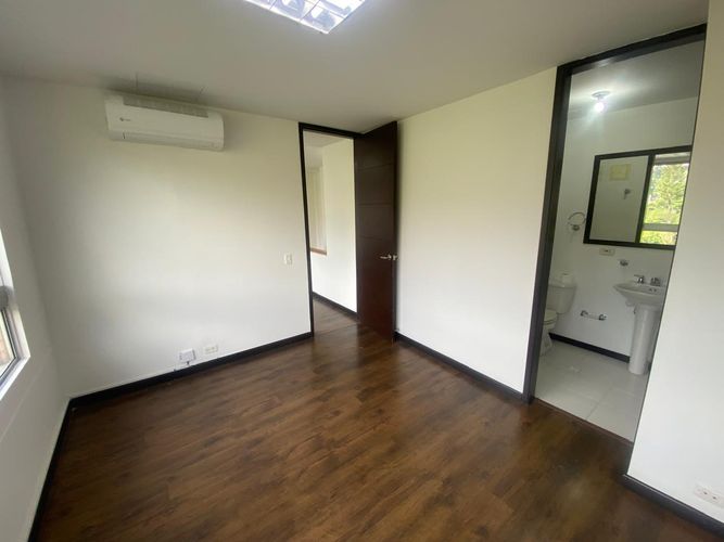Oficina en arriendo en El Poblado, Medellín, 100 m² · foto 7 de 12