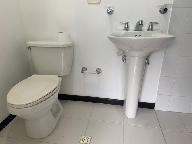 Oficina en arriendo en El Poblado, Medellín, 100 m² · foto 10 de 12